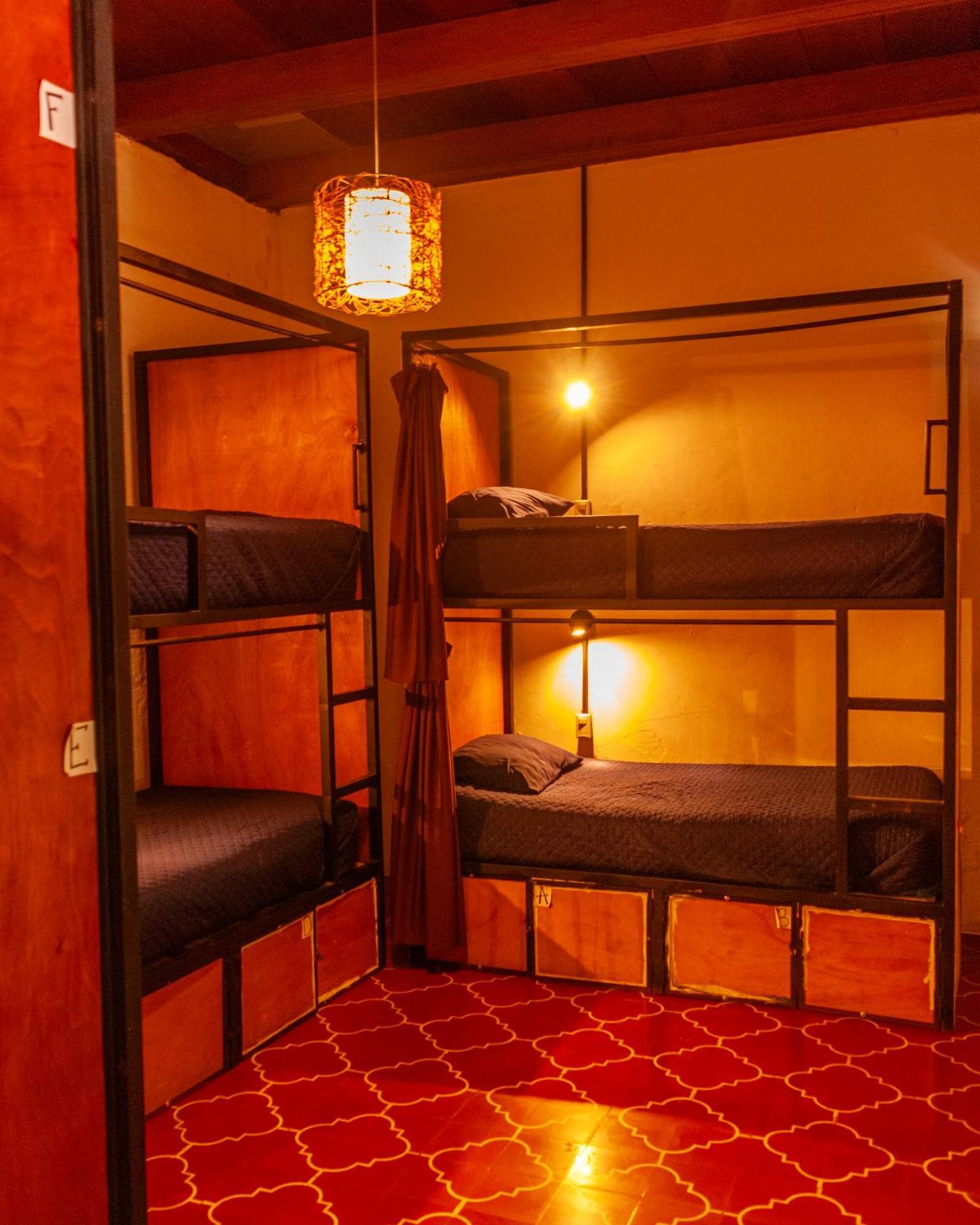 Tzunun Hostel Antigua Exteriör bild
