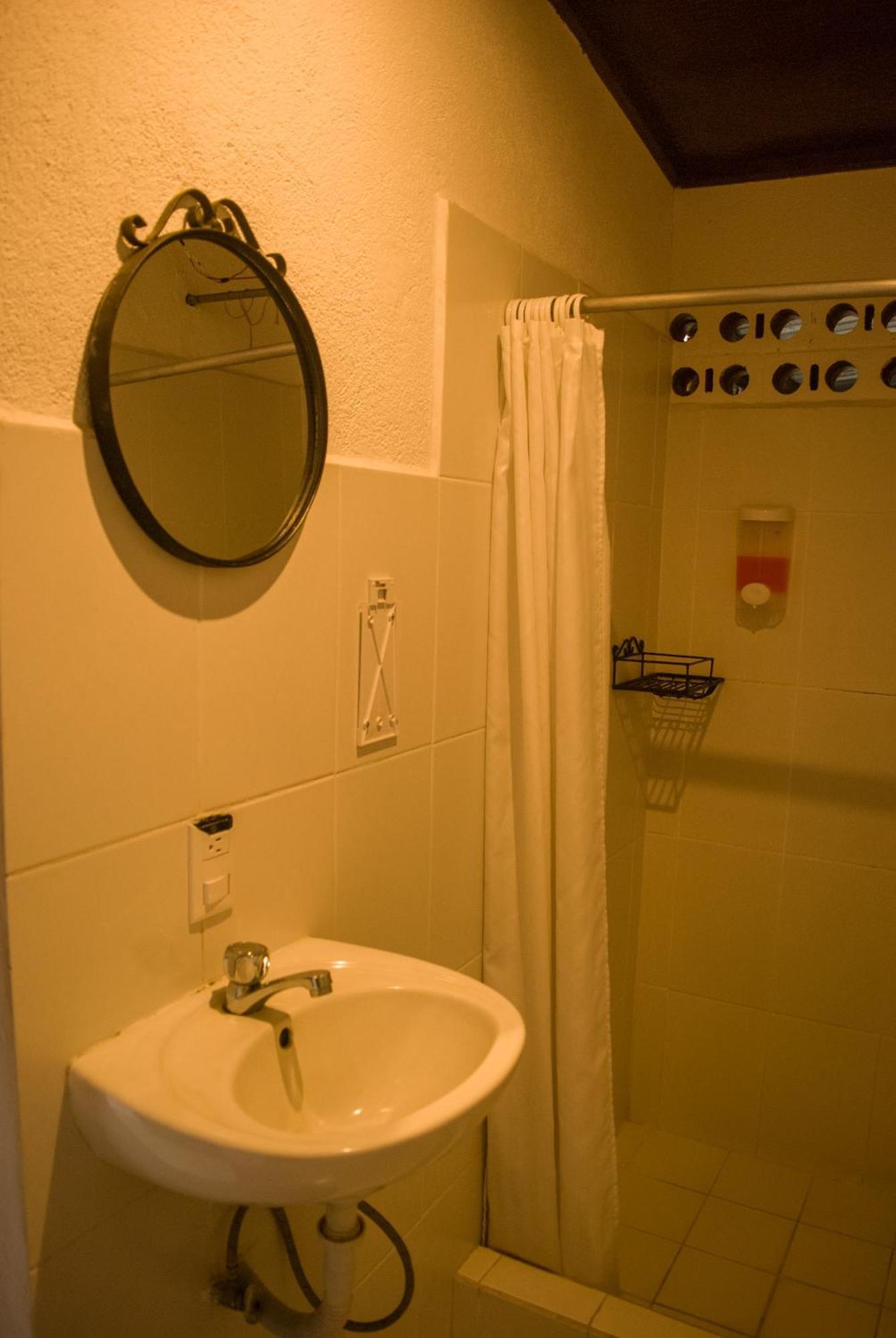 Tzunun Hostel Antigua Exteriör bild