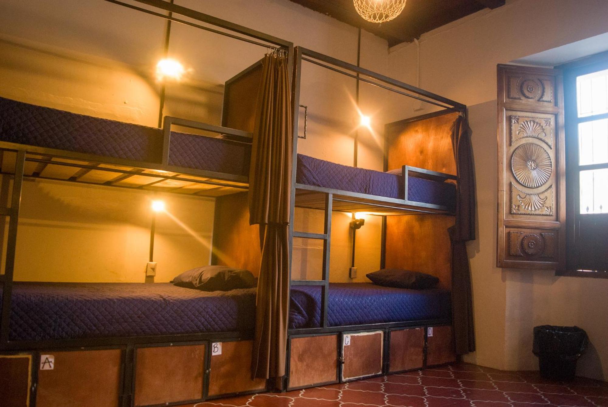 Tzunun Hostel Antigua Exteriör bild