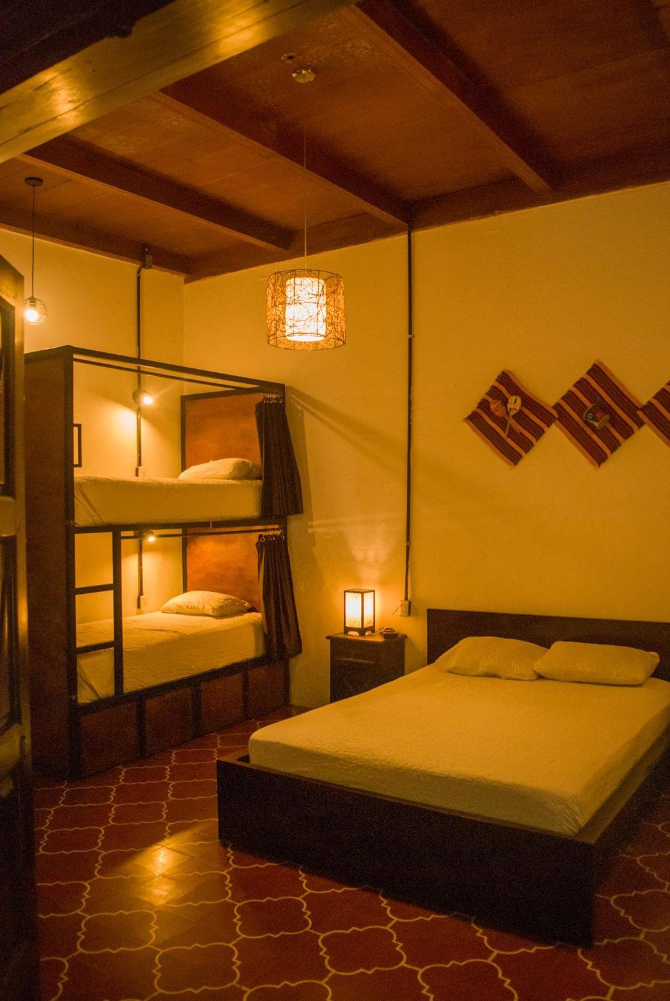 Tzunun Hostel Antigua Exteriör bild