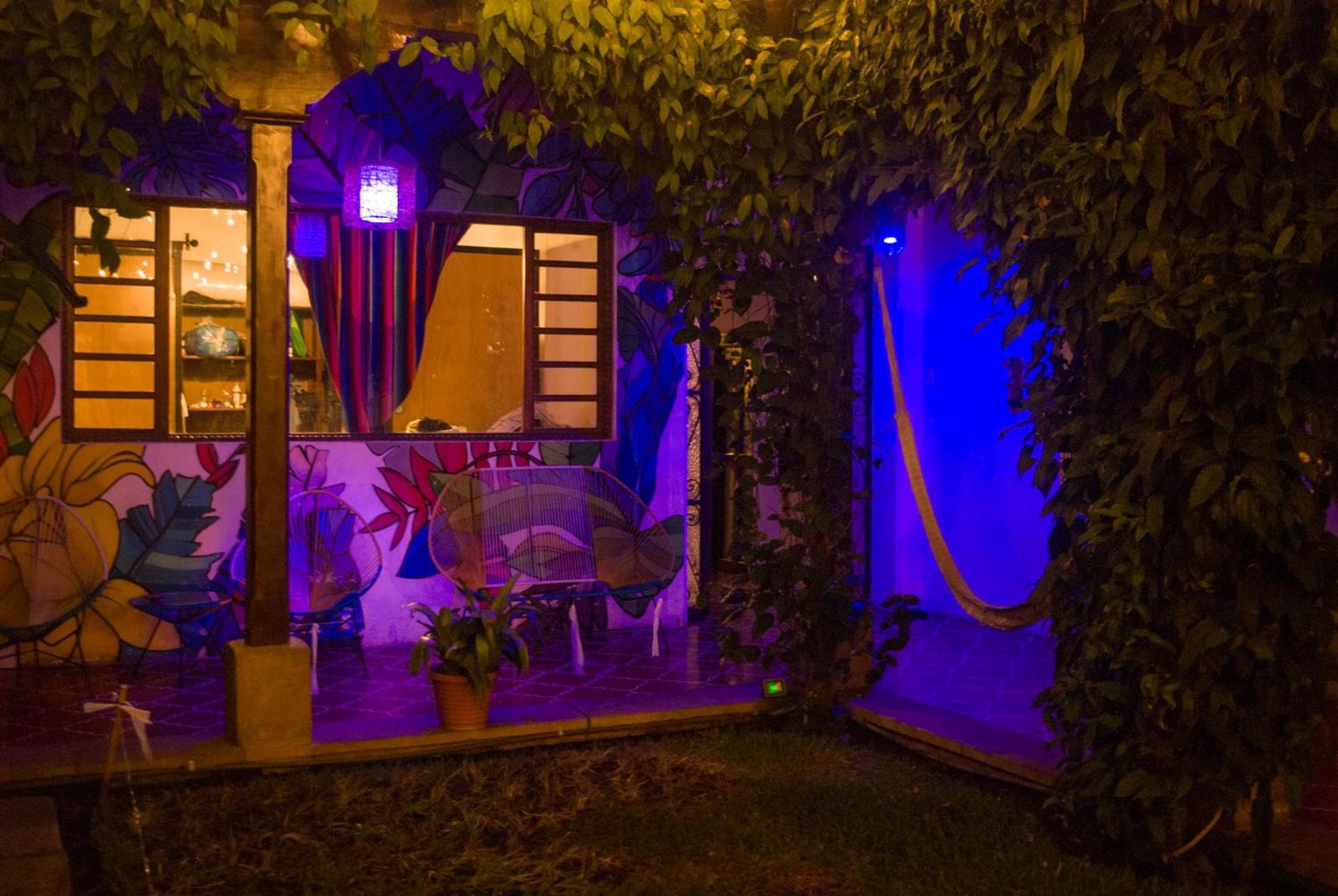 Tzunun Hostel Antigua Exteriör bild